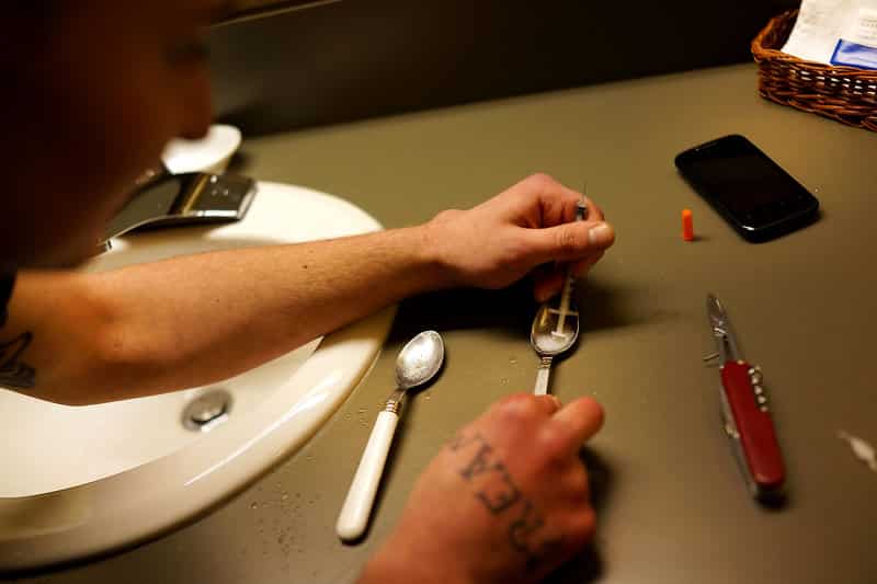 Symptoms of a Heroin Addict 1